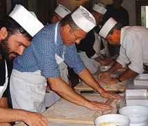 Clients can learn to cook authentic Italian fare on one of Tauck’s new itineraries. // © Tauck