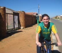 Clients can learn about the modern history of South Africa by cycling around Soweto. // © 2011 South Africa Tourism