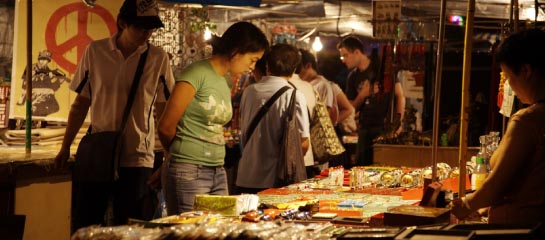 Temple Street Night Market opens at 4 p.m. daily. // © 2012 Hong Kong Tourism Board F
