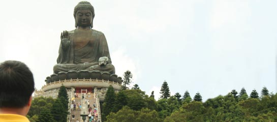 Richard Bangs filming his popular documentary series on Hong Kong’s Lantau Island // © 2012 Hong Kong Tourism Board F