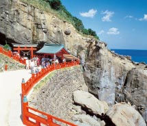 The Udo Jingu Shrine in Miyazaki is revered as a birthplace of the gods. // © 2011 Japan National Tourism Organization