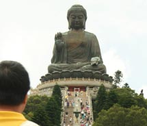 Richard Bangs filming his popular documentary series on Hong Kong’s Lantau Island // © 2012 Hong Kong Tourism Board