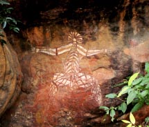 Rock art galleries are easily seen from the path. // © 2012 Janeen Christoff