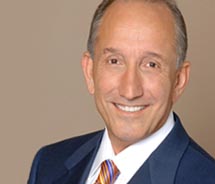 The recently retired Maurice Zarmati shares his expertise with travel agents. // © 2011 Costa Cruises