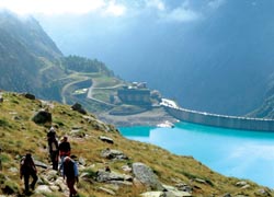 Hiking at Gran Paradiso National Park// (C) 2010 Liz Brown
