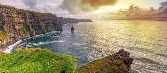 Ireland’s Cliffs of Moher are a popular stop on a CIE tour. // © 2012 Thinkstock F
