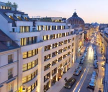 The hotel is located on Paris’ popular Rue Saint-Honore. // © 2011 Mandarin Oriental, Paris
