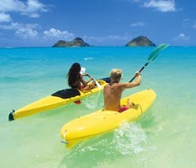 Clients can kayak in Kailua with a Travel Pink, Travel Oahu package. // © 2010 Oahu Visitors Bureau 