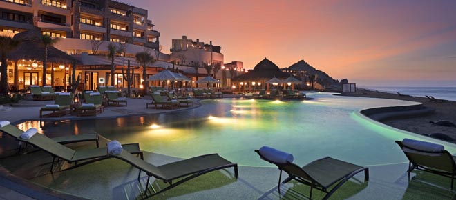 The infinity-edge pool at Capella Pedregal // (C) 2010 Capella Pedregal_o