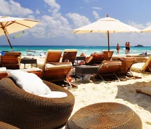 Wicky’s Beach Club partners with Acanto to offer beach access. // © 2012 Acanto Hotels