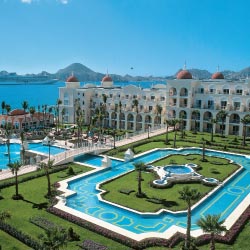 Riu Palace Cabo San Lucas is among Riu’s high-end properties. // © 2013 Riu