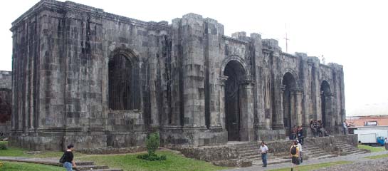 The Ruins of the Temple of the Santiago Apostol Parish // © 2013 Devin Galaudet F