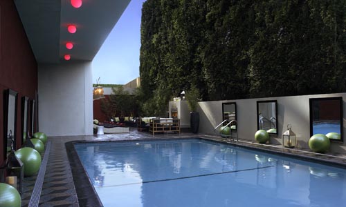 The hotel pool is an inviting and chic outdoor space. // © Hotel Palomar Los Angeles – Westwood 2010