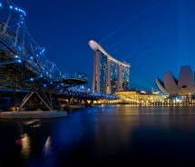 In which city can you see Marina Bay Sands? // © 2012 thinkstock