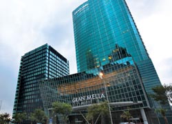 The Gran Melia Shanghai is located in the city’s central business district.// (C) 2010 Gran Melia Shanghai