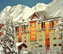 Chugach Powder Guides offers multi-day packages with lodging at Alyseka Resort.  // © 2012 Alyseka Resort