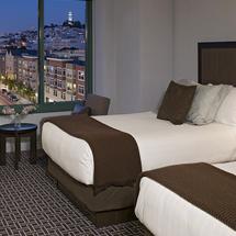 A guest room at the Hyatt at Fisherman’s Wharf // © Hyatt Hotels