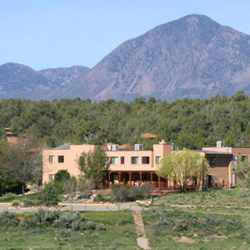 The campus offers views of the Ute Mountains.  // © 2013 Crow Canyon